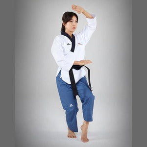 Adidas Taekwondodräkt WT Poomsae Dam Vit-Blå